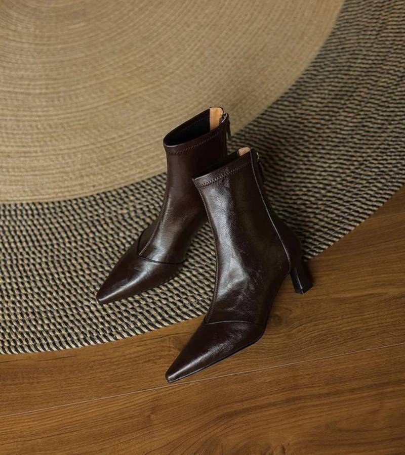 Fulvia | Stivaletti minimal in pelle con tacco medio