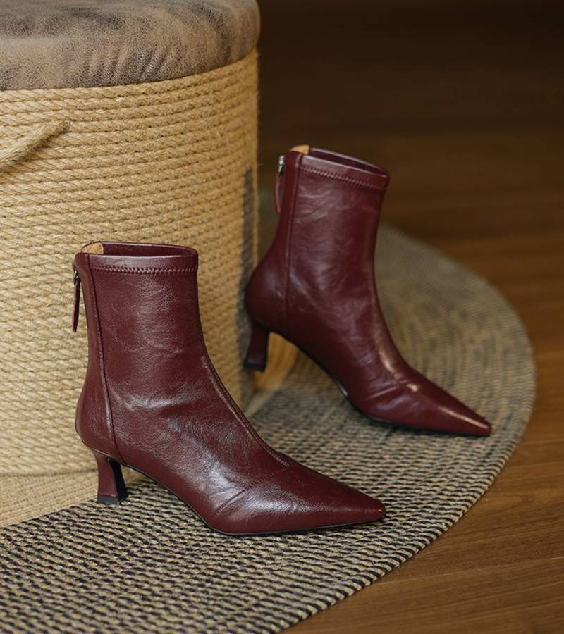 Fulvia | Stivaletti minimal in pelle con tacco medio