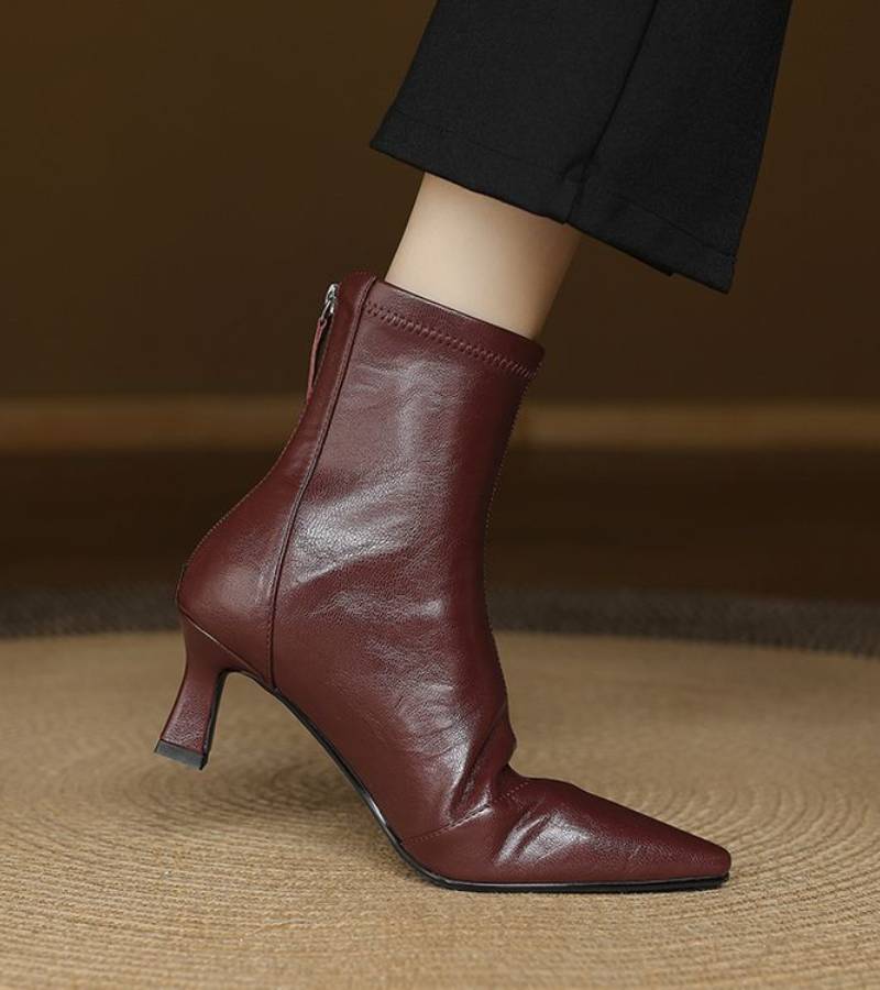 Fulvia | Stivaletti minimal in pelle con tacco medio