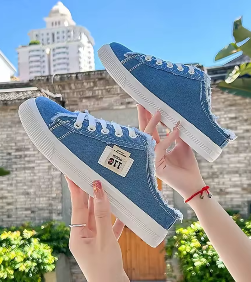 Lily | Le Nuove Sneaker Sabot Sfrangiate in Tessuto Denim