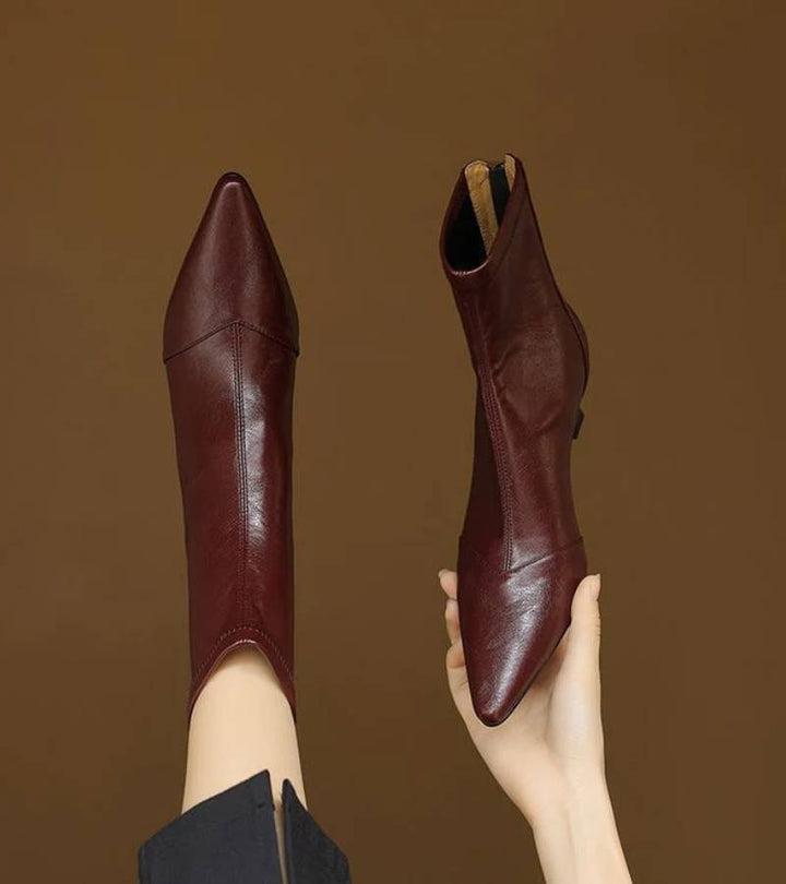 Fulvia | Stivaletti minimal in pelle con tacco medio