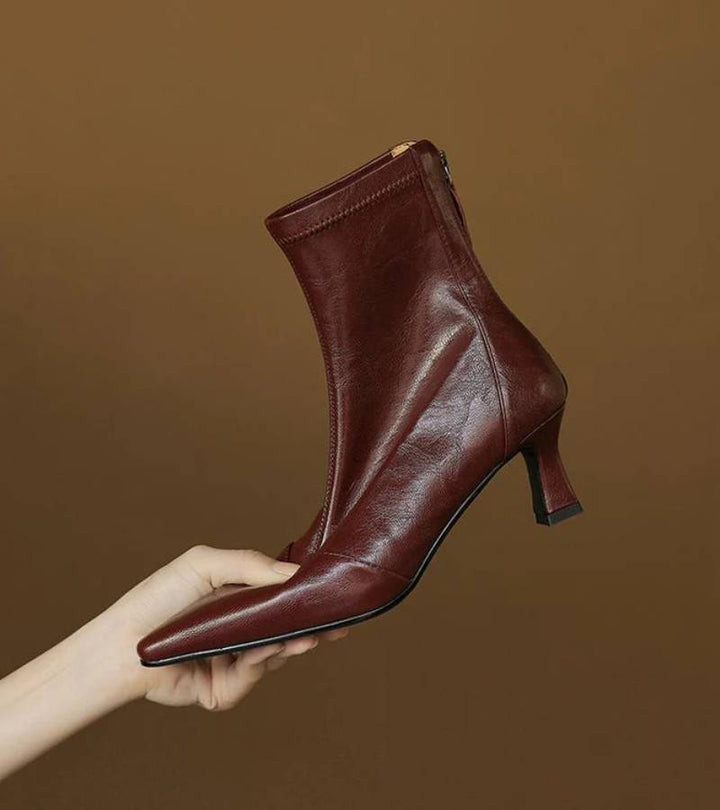 Fulvia | Stivaletti minimal in pelle con tacco medio