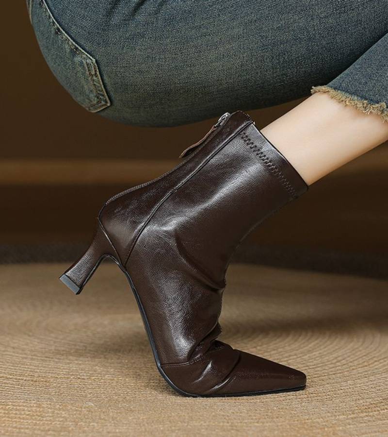 Fulvia | Stivaletti minimal in pelle con tacco medio
