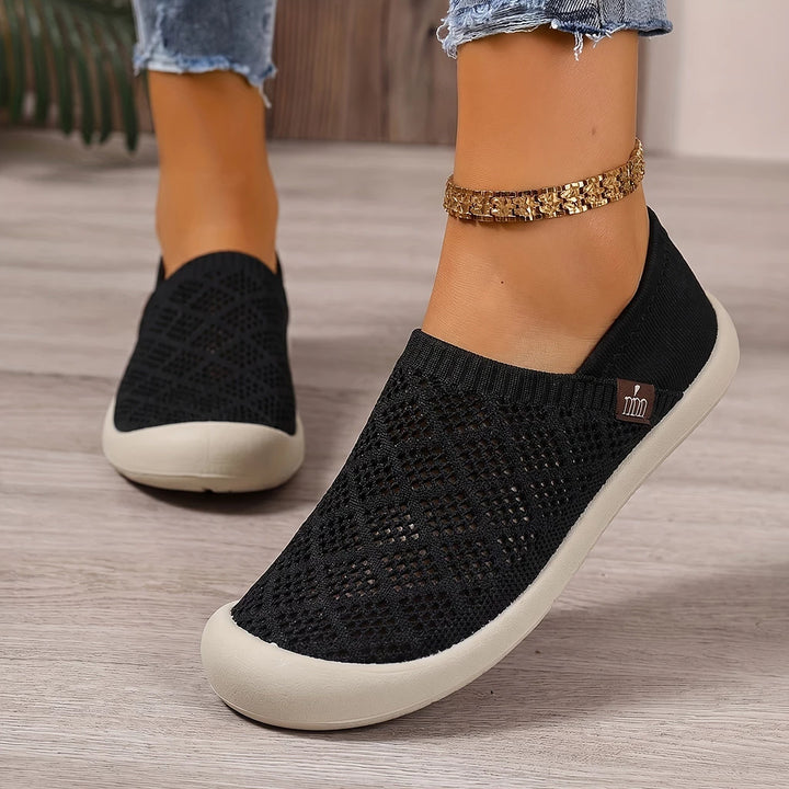 Lorena | Sneaker Slip-On Traforata, Leggerezza e Freschezza per l'Estate